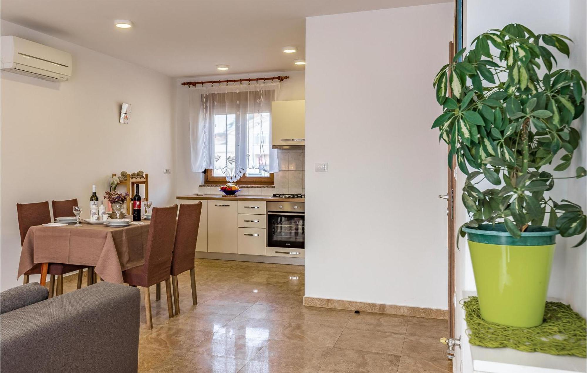 Awesome Apartment In Pula With Wifi 外观 照片