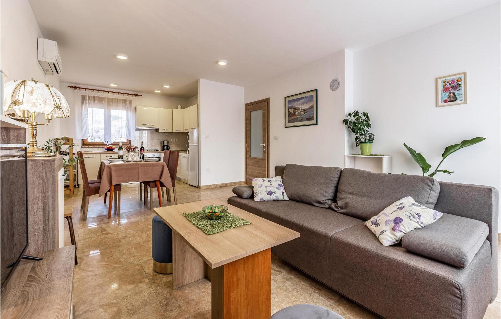 Awesome Apartment In Pula With Wifi 外观 照片
