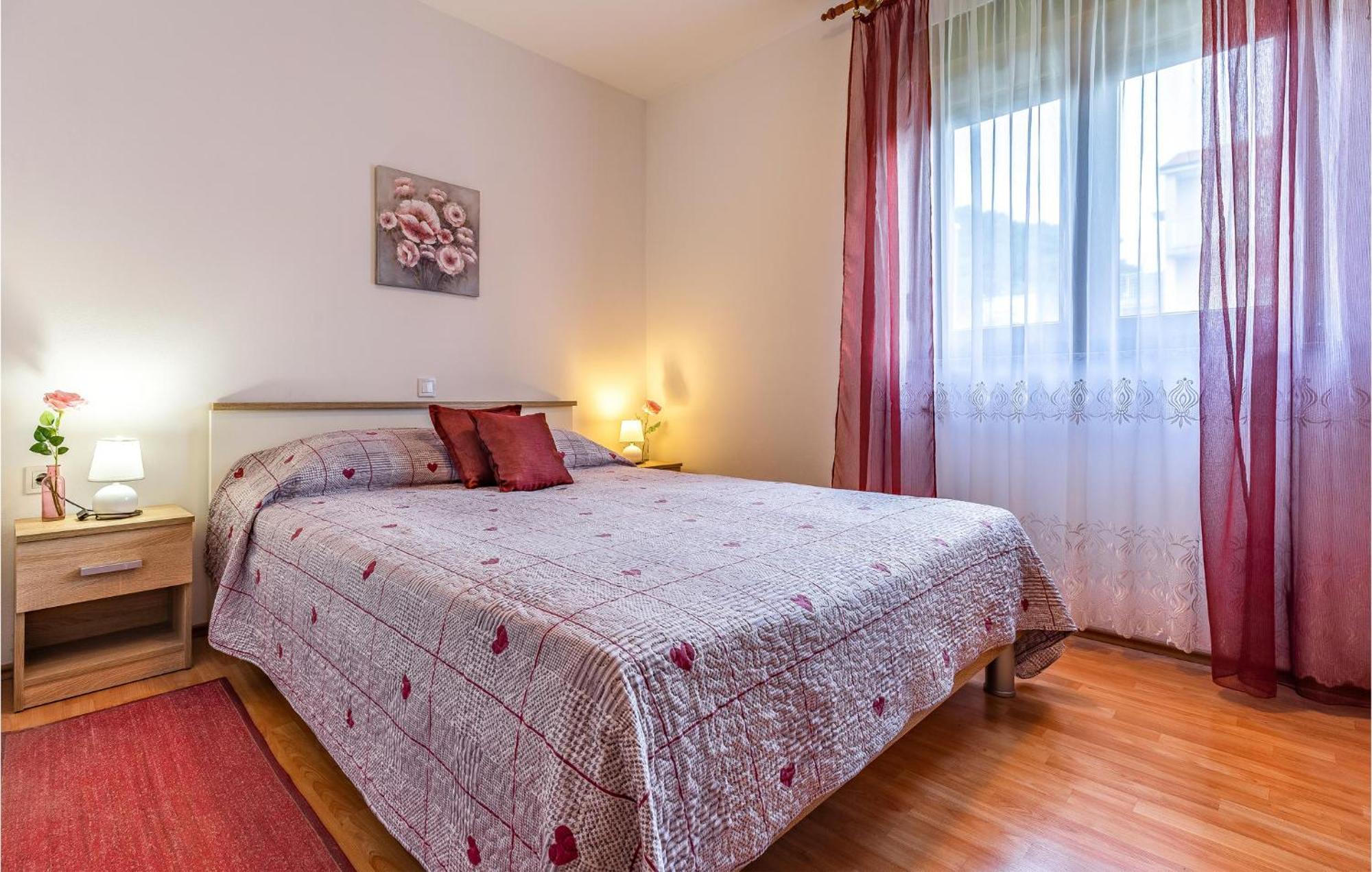 Awesome Apartment In Pula With Wifi 外观 照片